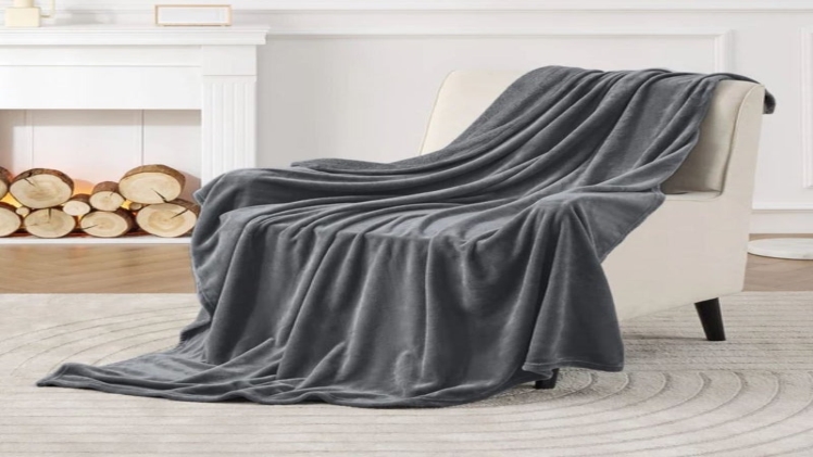 The Warmth of Fleece: Exploring the Benefits and Buying Guide for Bulk Fleece Blankets